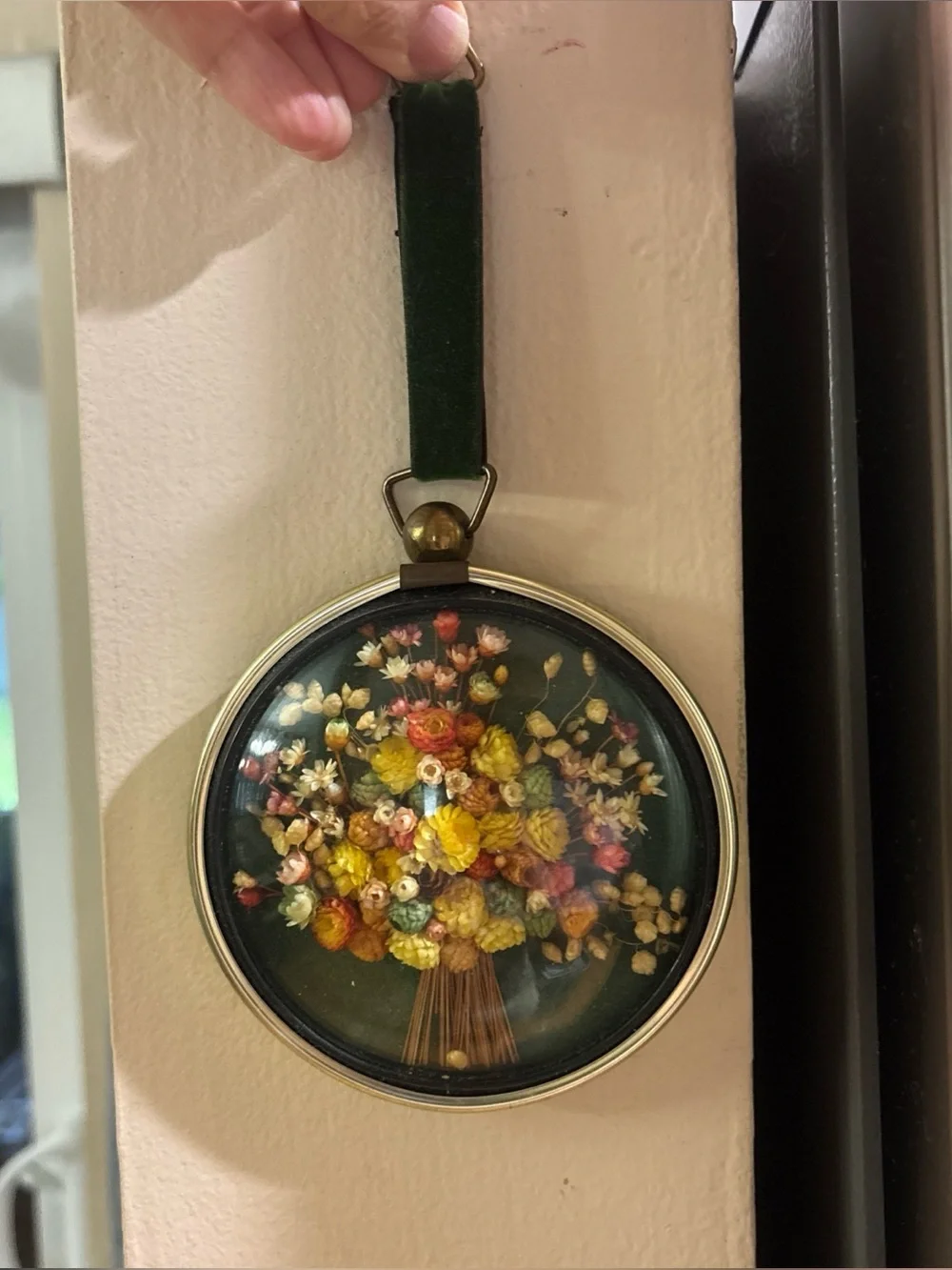 Vtg Cideart Round Bubble Glass Frames Dried Flowers Green Velvet